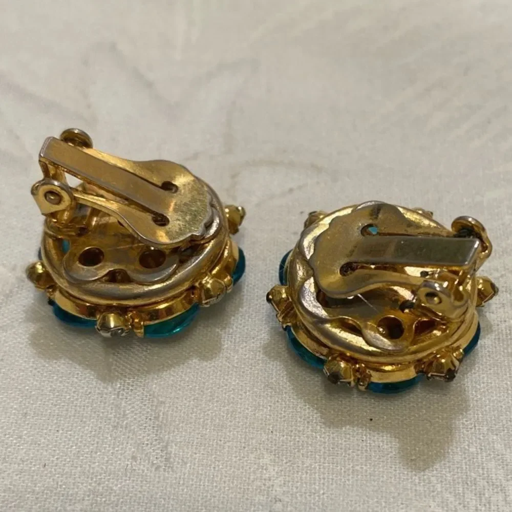 Vintage Freirich Rhinestone Earrings - Picture 6 of 9